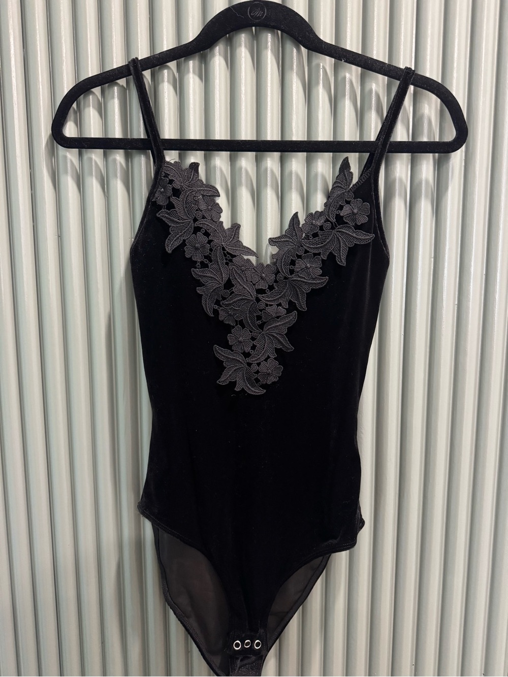 Topshop Black Floral-Appliqué V-Neck Bodysuit - Picture 1 of 5